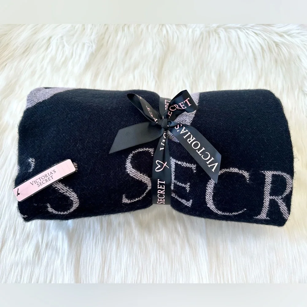VS LUXURY THROW